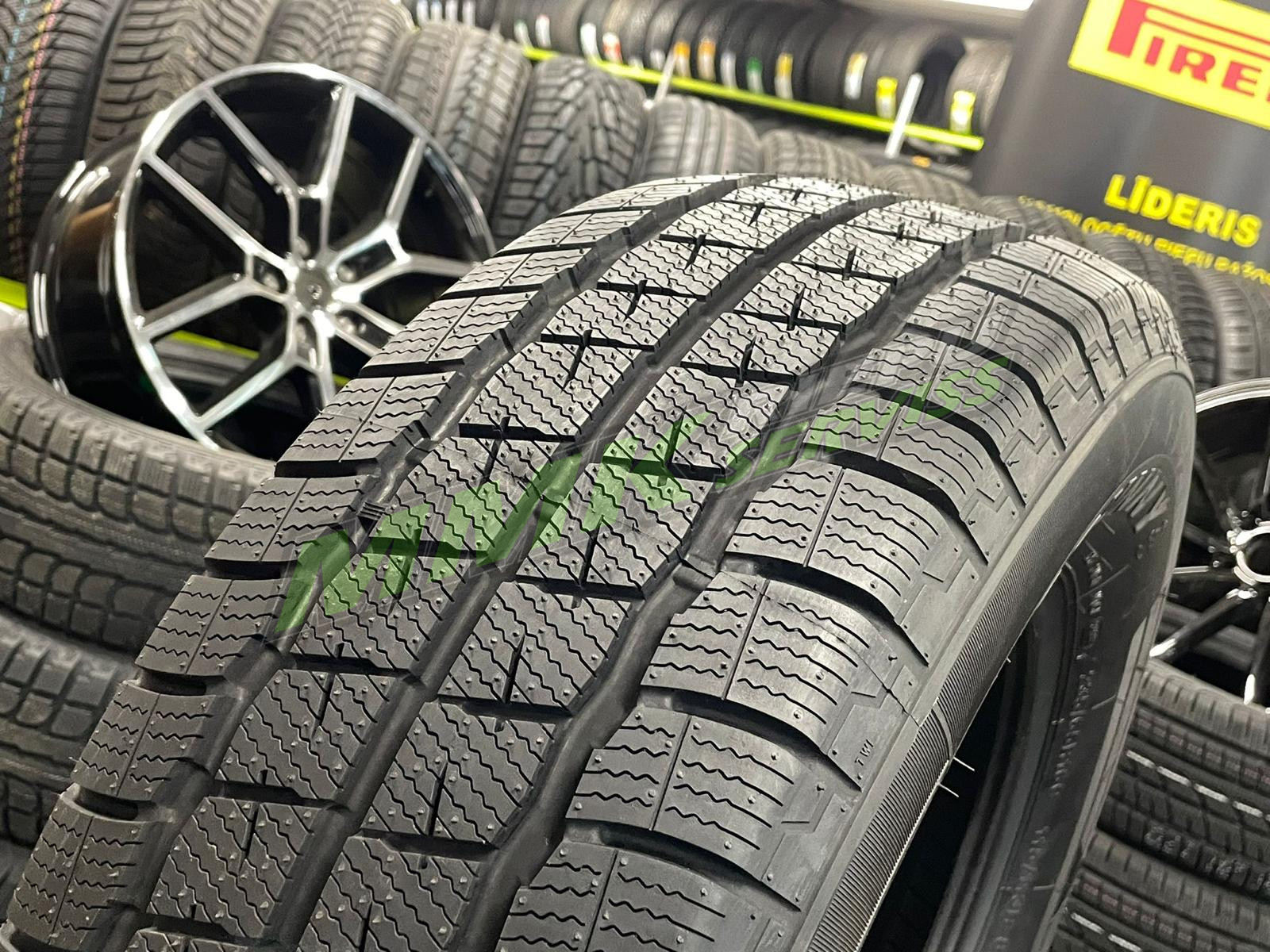 Sunny C 115/ NW103 235/65 R16 113R