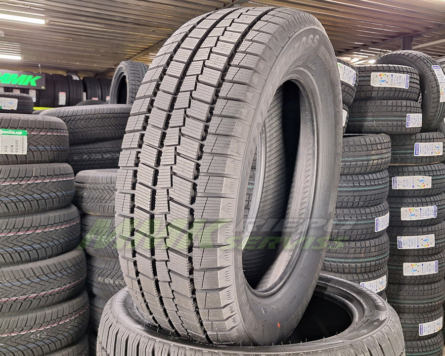 Sunny NW312 225/45 R17 91T