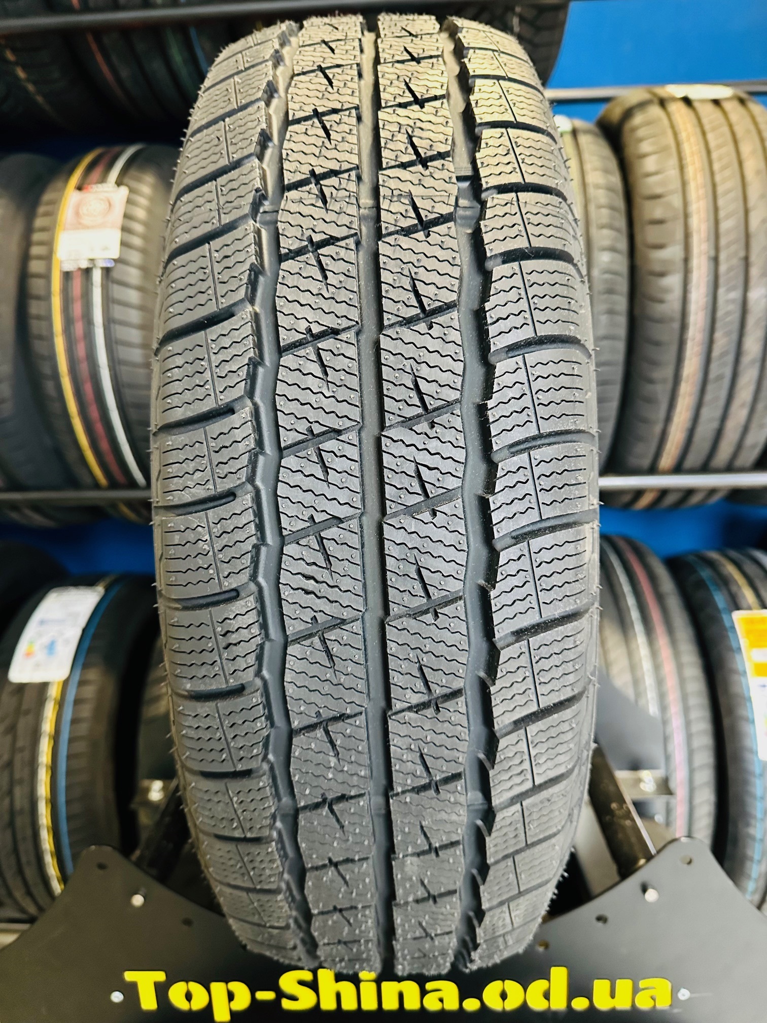 Sunny C 104/ NC513 3PMSF 195/70 R15 102R