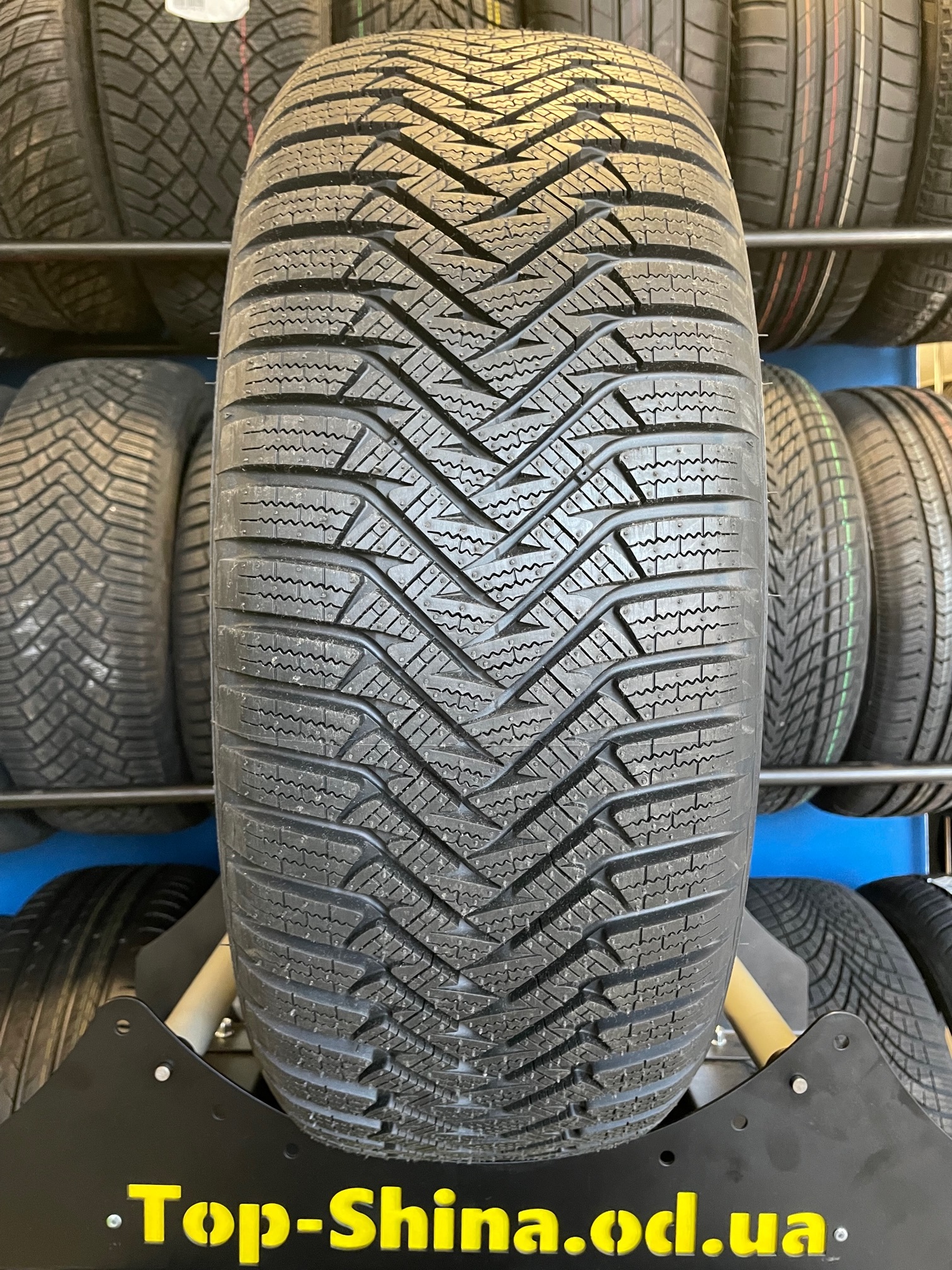 Laufenn LW31 i FIT 185/60 R14 82T