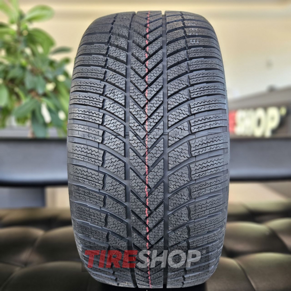 Bridgestone Blizzak LM005 255/45 R20 101T