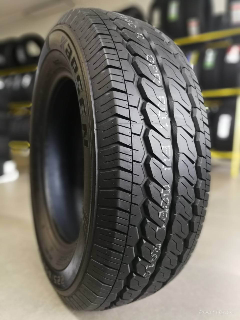 Kapsen C 107/ RS01 205/65 R16 105T